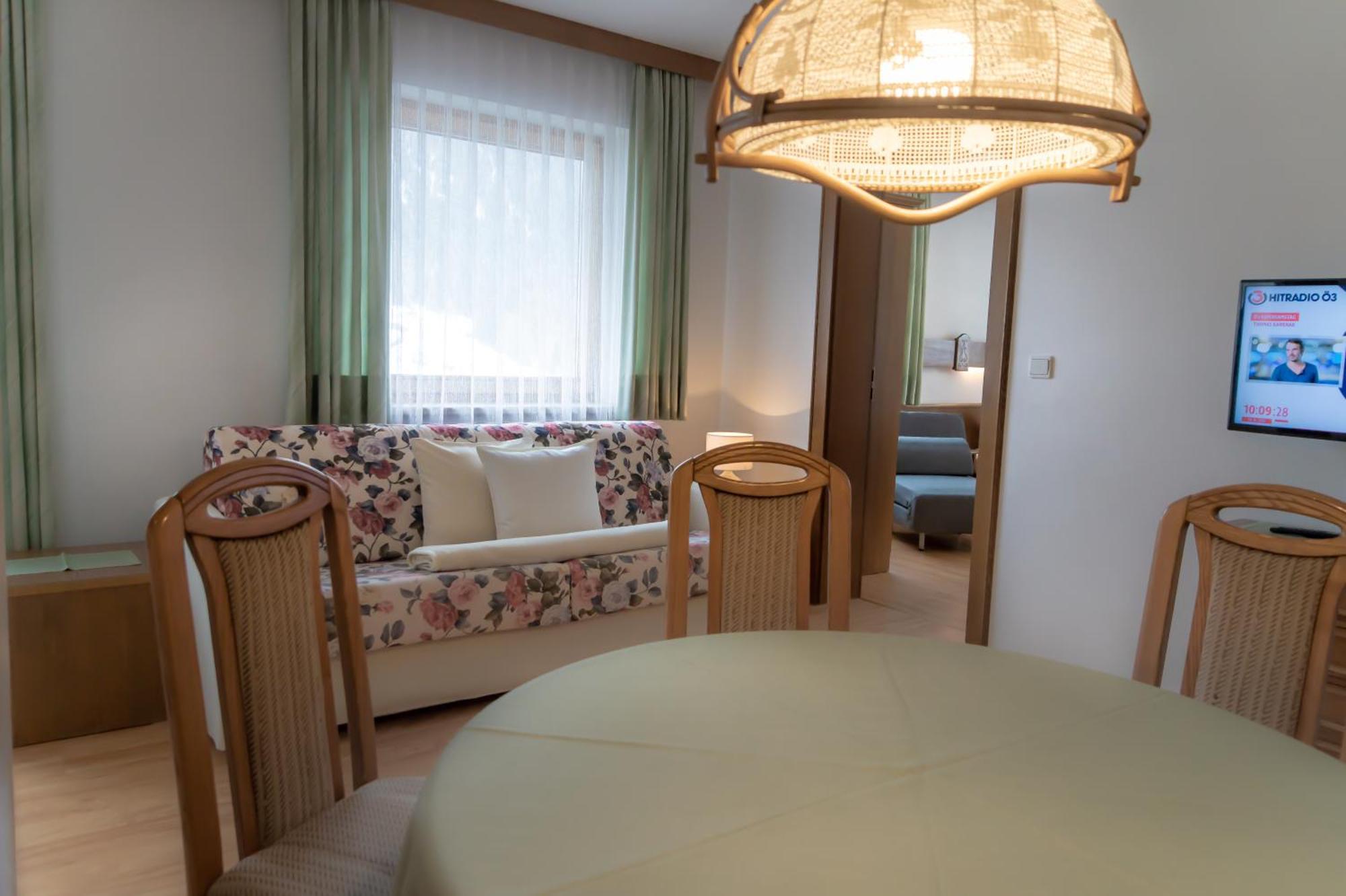 Das Alpenblick & Outdoor Lodge Nauders Extérieur photo